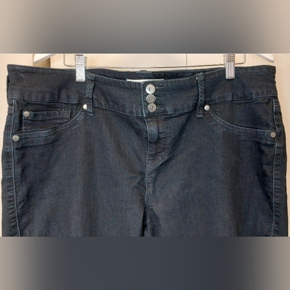 Torrid Dark Wash Button Front Jeggings size 22S Jeans Denim Stretch Soft Comfy - Picture 2 of 10
